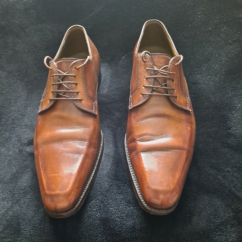 Classic Brown Leather Oxfords with Timeless Design